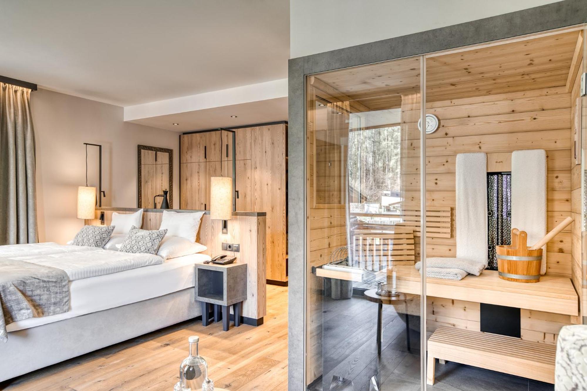 Suite Sauna,1558096318:JPEG
